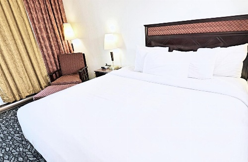 LELUX Hotel image 2